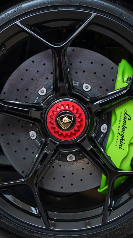 Lamborghini Revuelto